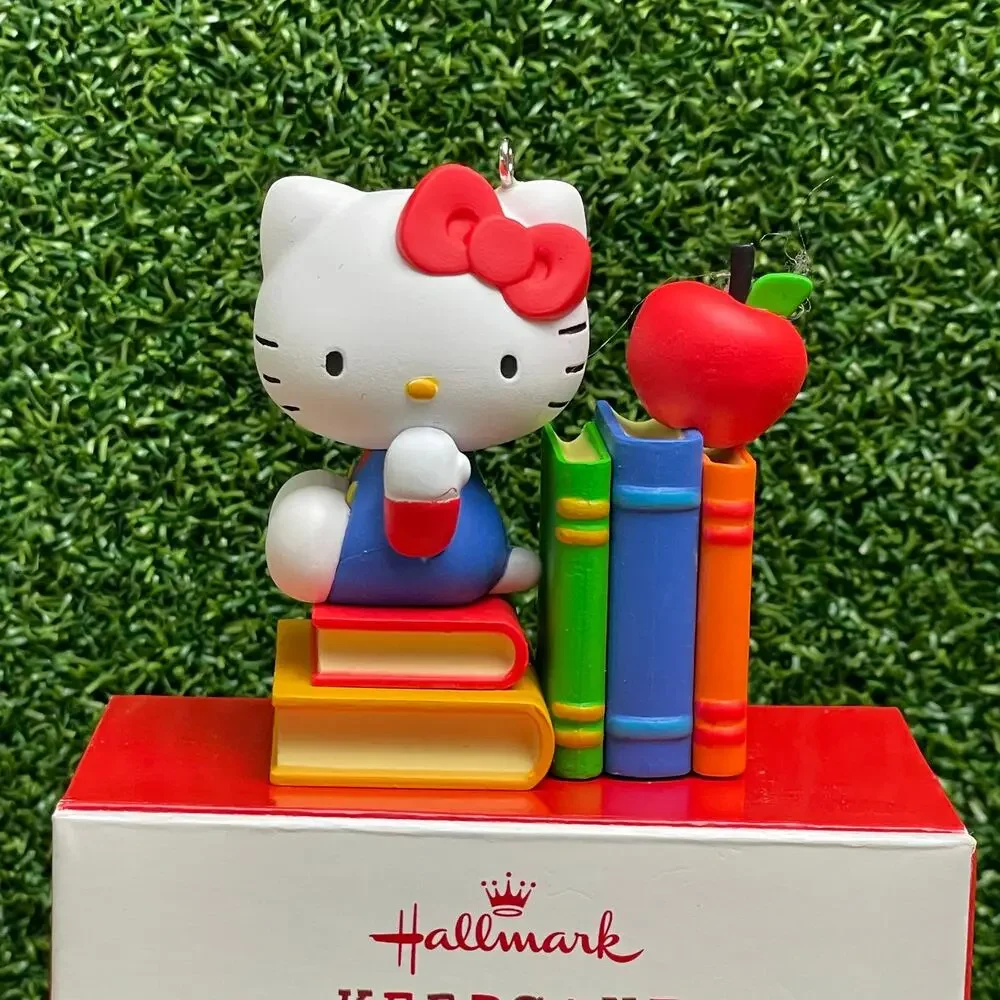 2016 Hallmark Keepsake Hello Kitty Christmas Ornament